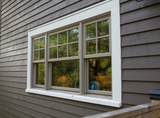 Single hung replacement windows in Arizona home